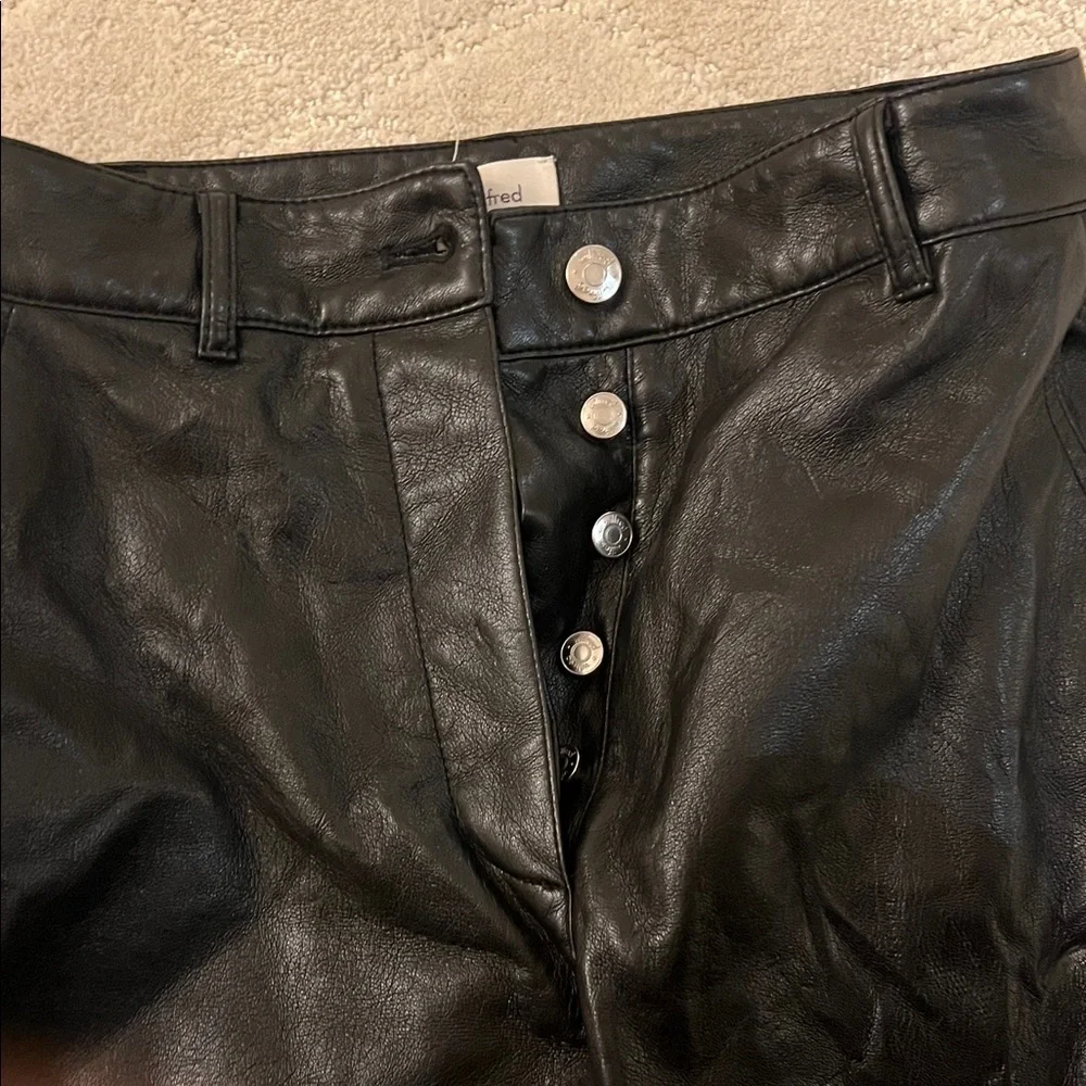 Set of Leather Pants & Clothes - Picture 4 of 8